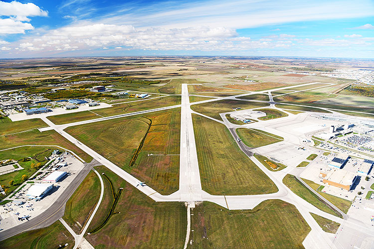 Winnipeg Airport aerial: approach